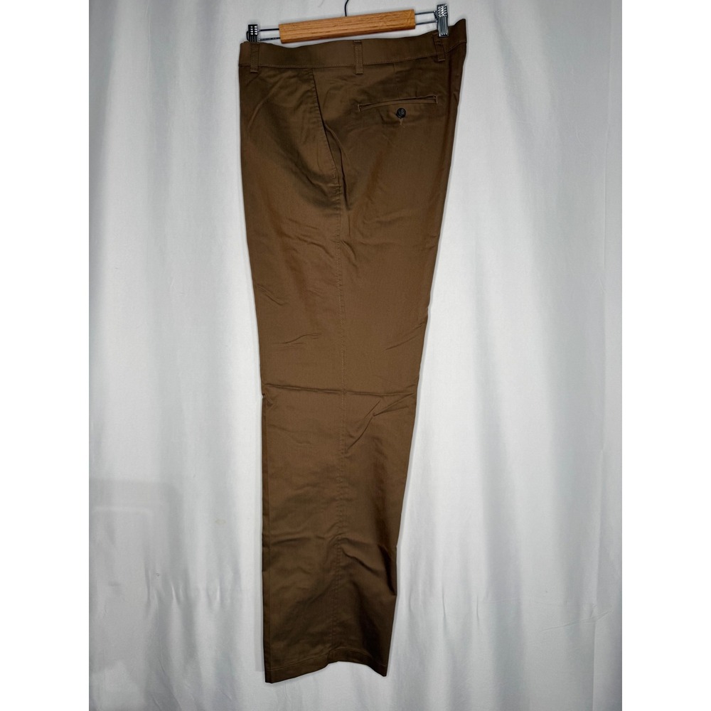 Dockers Mens Brown Relaxed Fit Flat Front Chino Pants 36x30 Stain Defender 40607